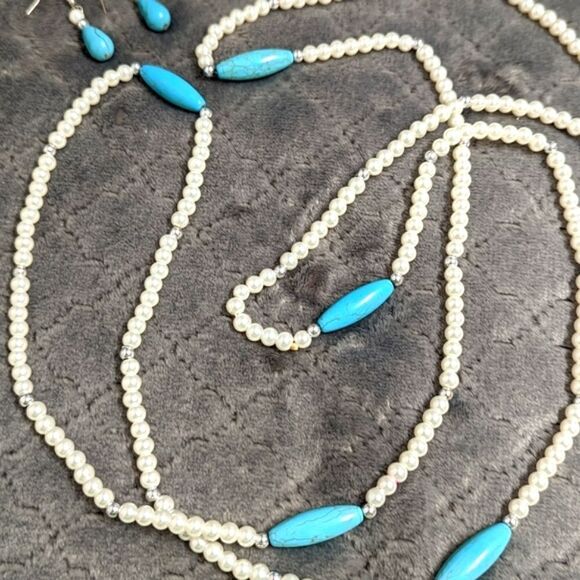 Vintage Faux Pearls and Blue Howelite Bead Necklace w/ Matching Pierced Earrings - Picture 6 of 12